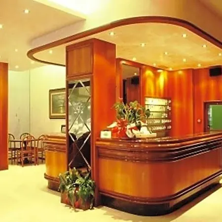فندق Rotonda 3*